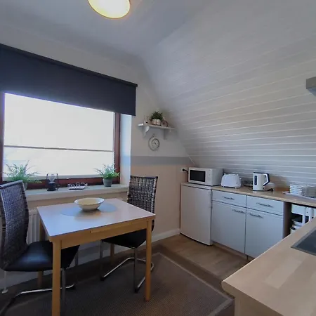 Gaestehaus Schuppe In タープ